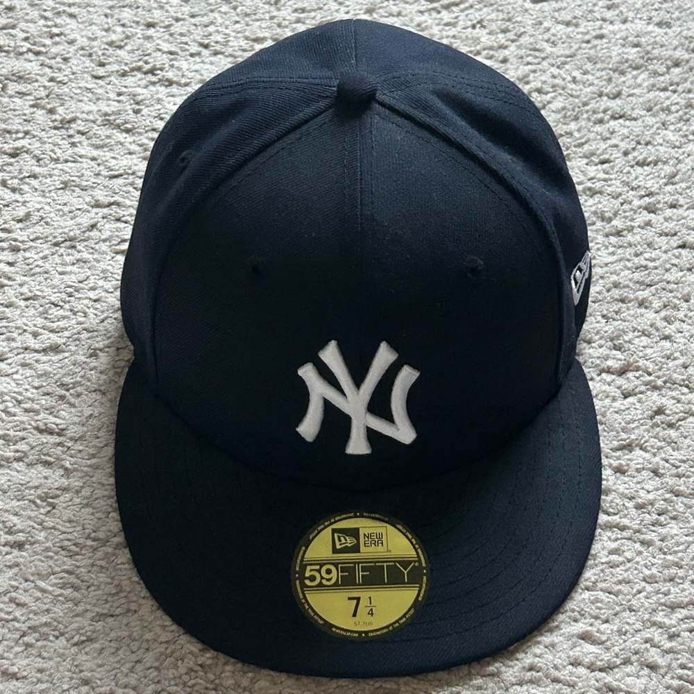 New Era 59Fifty NY New York Yankees MLB Baseball Navy Blue Fitted Hat Cap 7 1/4